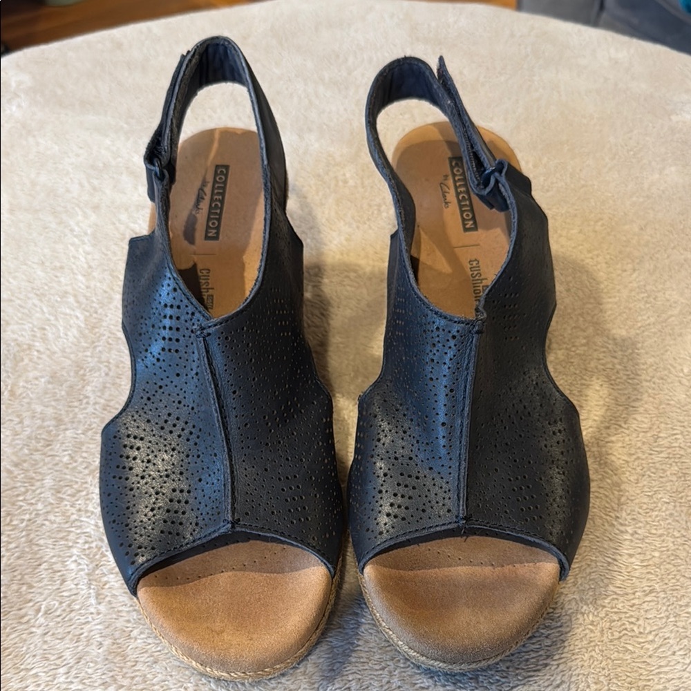 Clark’s Collection B Women's Black Peep Toe Sandals